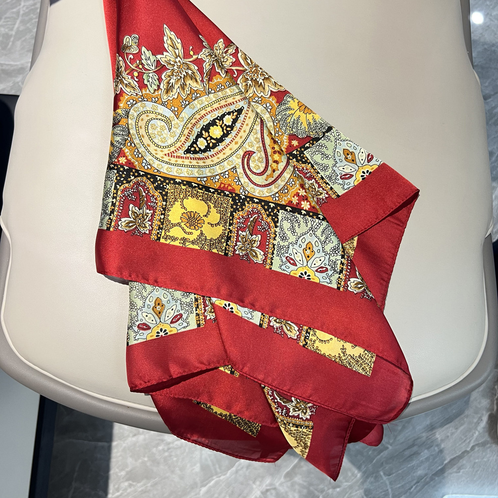 Persegi besar syal wanita syal sutra imitasi syal kacang mete printing square syal Eropa dan Amerika syal selendang hadiah sutra syal 90*90cm syal