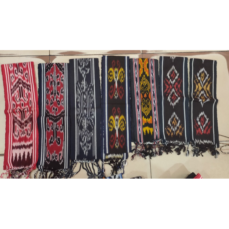 Syal Tenun Kalimantan Motif Dayak