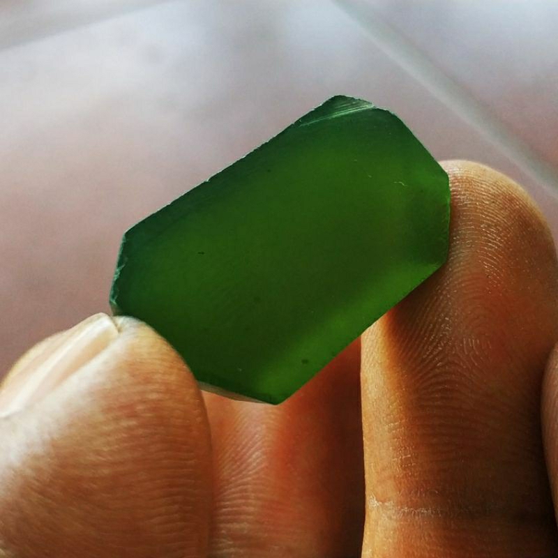 Natural Green Serpentine - Batu ijo botol