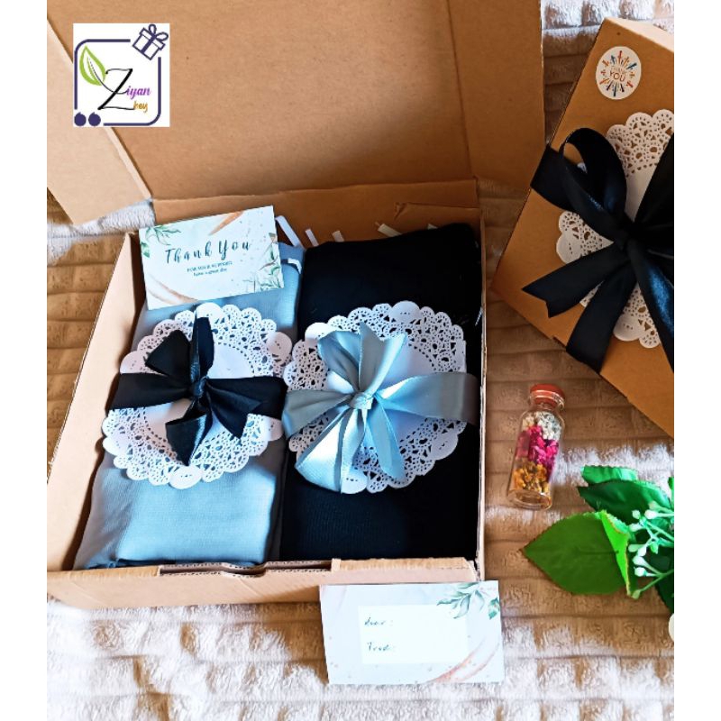 

Paket Hampers Hijab Murah Kado Ulang Tahun/Kado Pernikahan/Kado Wisuda