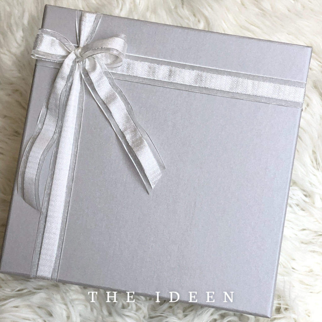 THE IDEEN - 008-04 | HAMPERS GREY CEWEK HIJAB SEGIEMPAT TEDDY BEAR VAS BUNGA FREE KARTU UCAPAN | GIFT SET HARD BOX PREMIUM | KADO HARI GURU WISUDA GRADUATION ANNIVERSARY PERNIKAHAN ULANG TAHUN | BINGKISAN PARSEL SOUVENIR HADIAH WEDDING LEBARAN IDUL FITRI