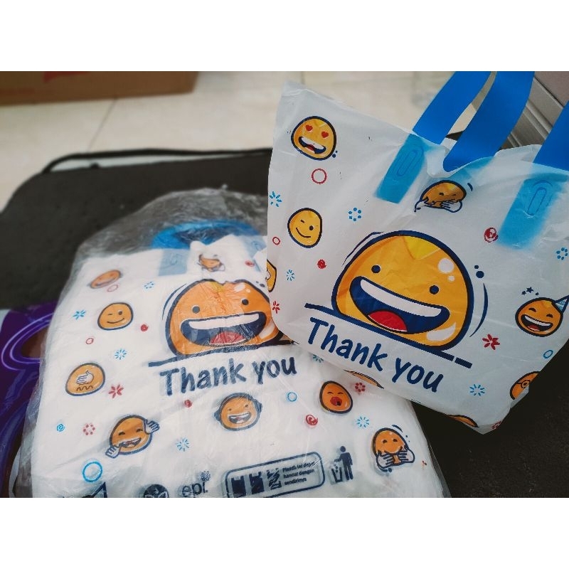 

Tas Bag Plastik Motif smile/tas bag plastik