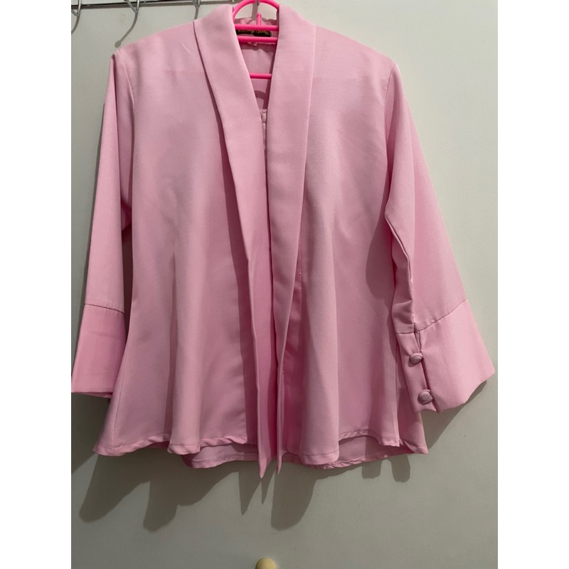 Kebaya Kutubaru Pink + Rok Lilit