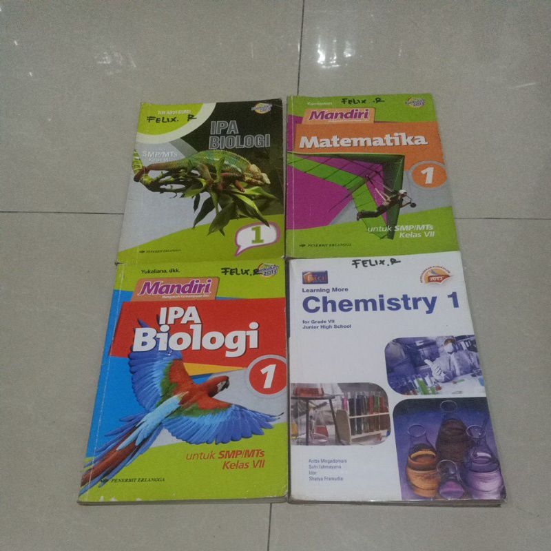 

buku bekas..ready sesuai gambar