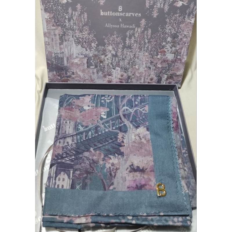PRELOVED BUTTONSCARVES NEW YORK 3 - HARLEM