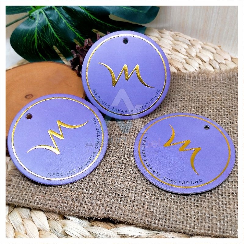 

Hangtag custom foil embos name tag foil embos hang tag premium