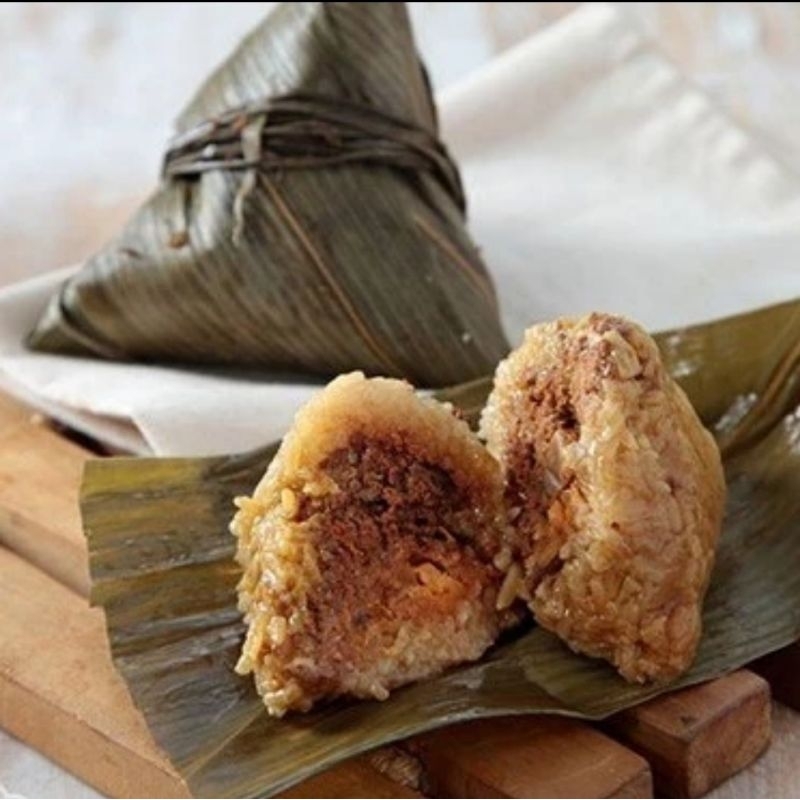 

Bakcang Babi / Bakcang Babi Telur Asin (Ketan)