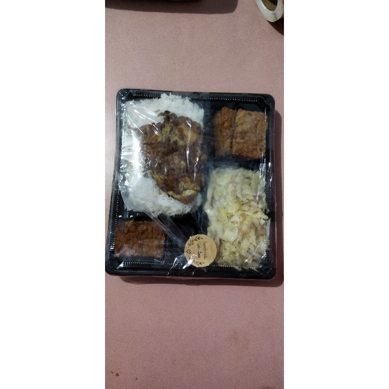 

PAKET 15 BOX NASI+15 BOTOL MINUMAN