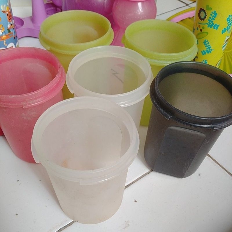 wadah tempat minyak tanpa tutup Tupperware second