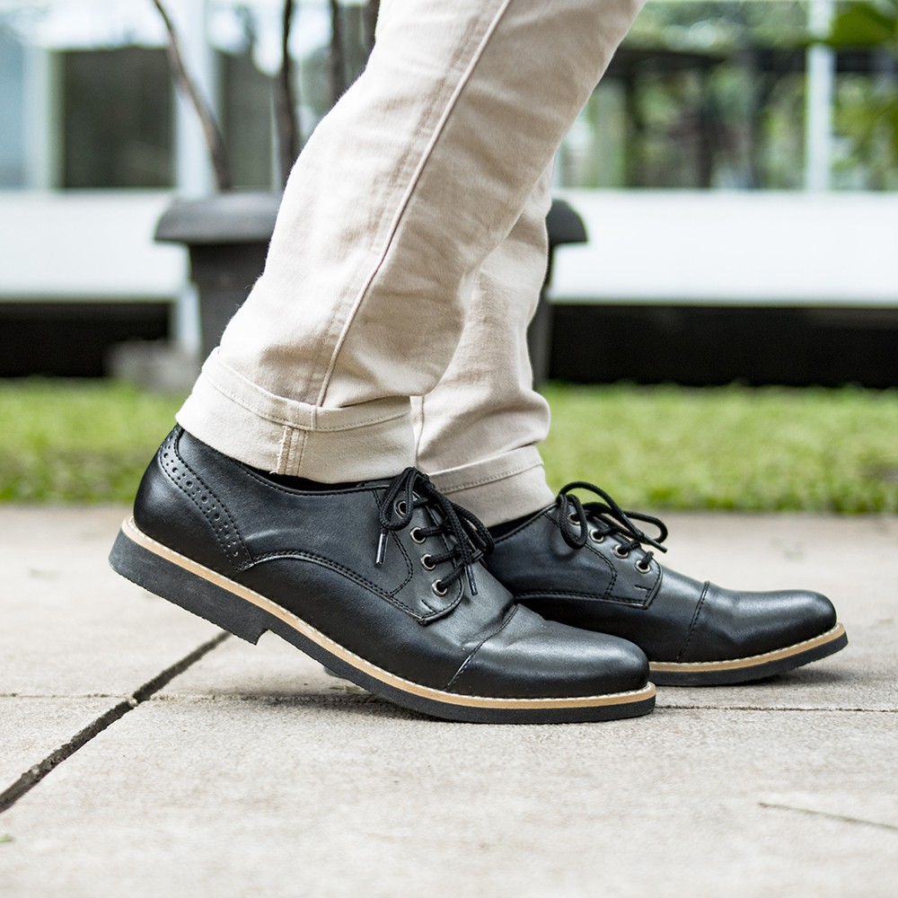 Sepatu Pantofel Hitam Pria Kerja Kantor Formal Semi Casual Shoes Cowok Laki Laki Pesta Kondangan Sekolah Ori Monday Hawkin Black