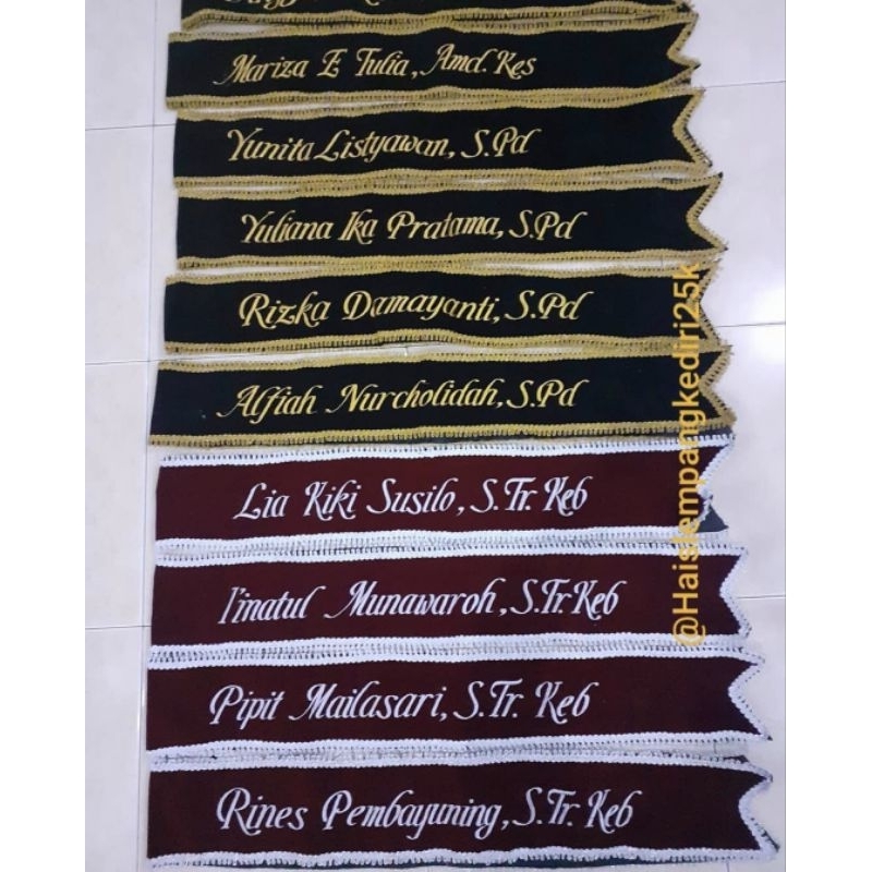 selempang wisuda renda