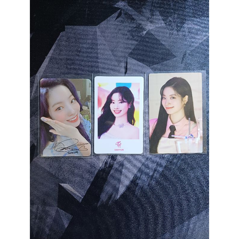 PC PHOTOCARD TWICE DAHYUN ERA MORE AND MORE (MNM SIGN), MONO FORMULA OF LOVE, POLA ONCE DAY OFFICIAL