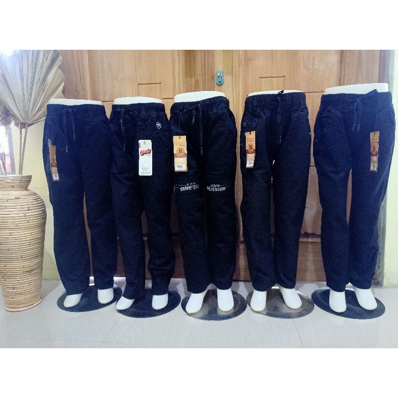 Celana Panjang Anak Laki-Laki BOMBI, Bahan katun Original Bombi - Celana Chinos- Warna Hitam