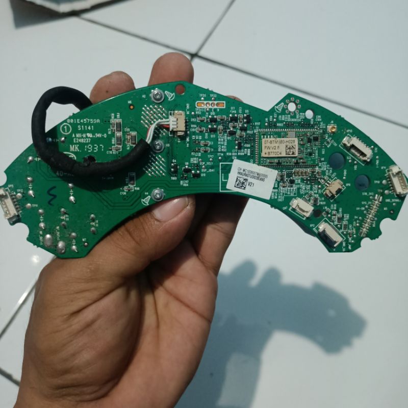 mainboard HK Aura studio 2 gambling