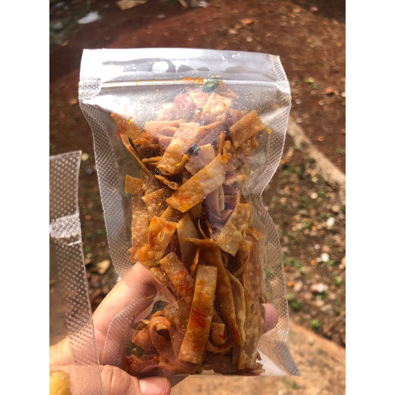 

cemilan enak |keju aroma|coklat aroma|pangsit bojot|baso goreng balado|