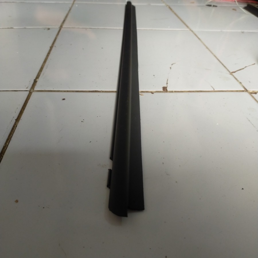 pelipit kaca luar Datsun GO, Datsun GO+, Datsun GO cross (satuan)