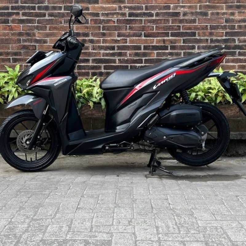 STRIPING LIS STICKER STANDAR MOTOR HONDA VARIO 125 ISS 2018 HITAM LIS MERAH
