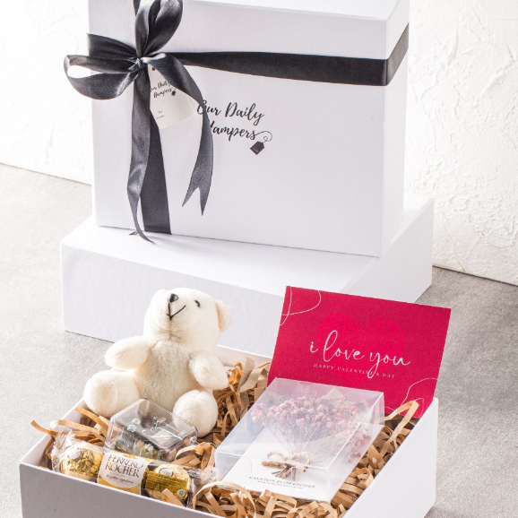 

Hampers Valentine gift kado pacar /Hampers pasangan /hampers couples/kado pacar/kado anniversary