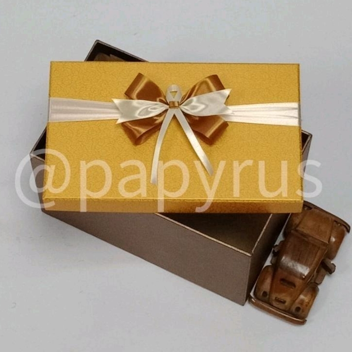

PAPYRUS Kombinasi 15x25 Tinggi 15cm Kotak Kado Gift Box