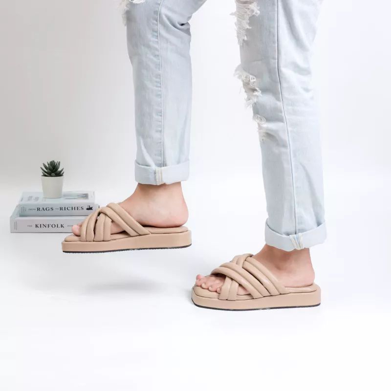 TmO - 8.8 Sale new arrival sandal Veronika EXPAND 3CM/Sandal fashion terbaru kekinian/sandal wanita Slop tebel dan empuk/sandal fashion tali kekinian Bisa Cod Termurah/sandal santai wanita fashion