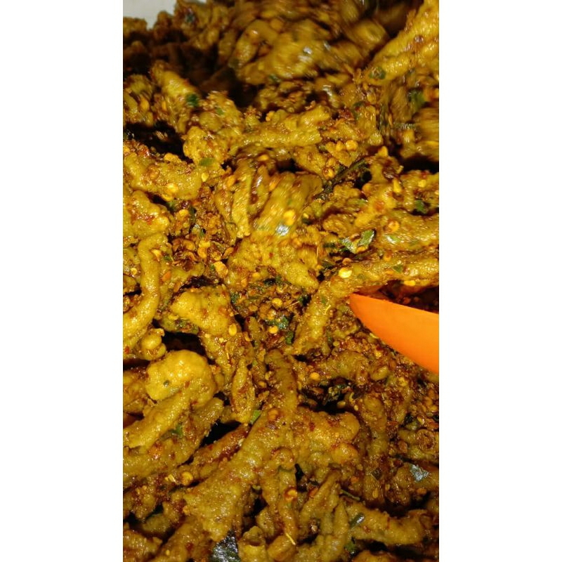 

KRIPIK USUS PEDAS 250 GRAM/ KRIPSUS PEDAS DAUN JERUK