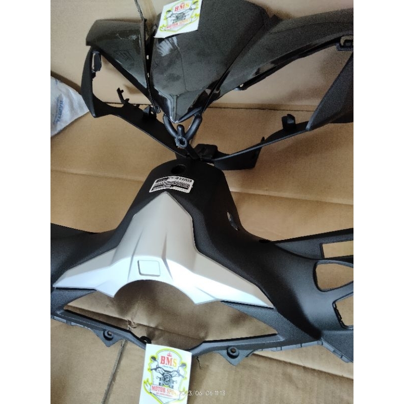 Batok set depan Honda Blade new 125 repsol