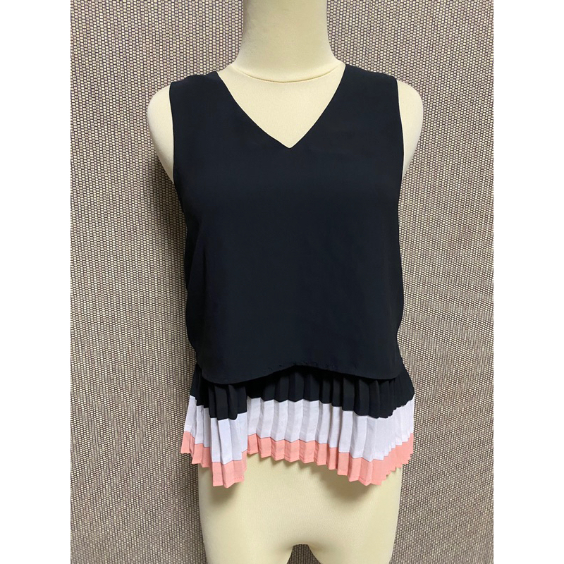LOVE BONITO BLACK V NECK PLEATED TOP/ Blouse Inner Tanktop Dalaman