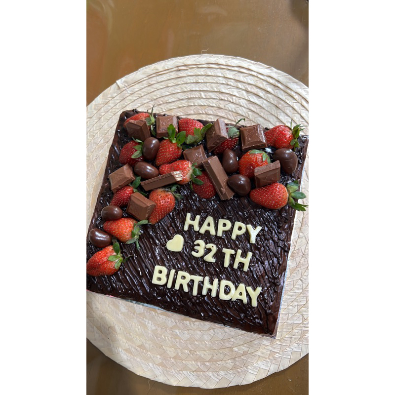 

Birthday Brownies - 20x20cm