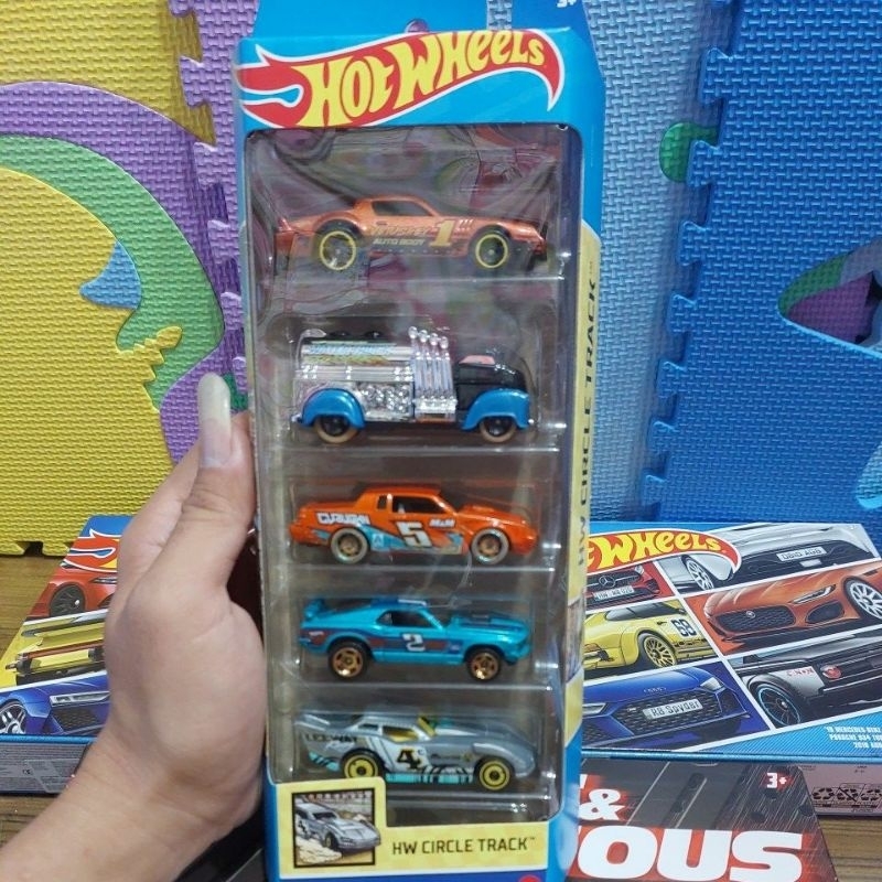 hot wheels isi 5 terbaru. hot wheels original hw circoe track isi 5 per box