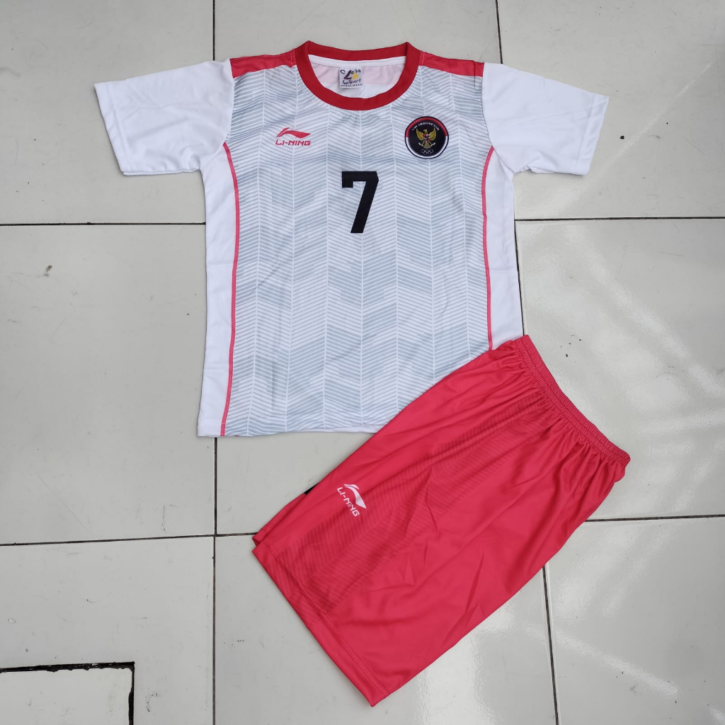 setelan jersey timnas putih anak/ baju bola timnas anak terbaru usia 5-12 th