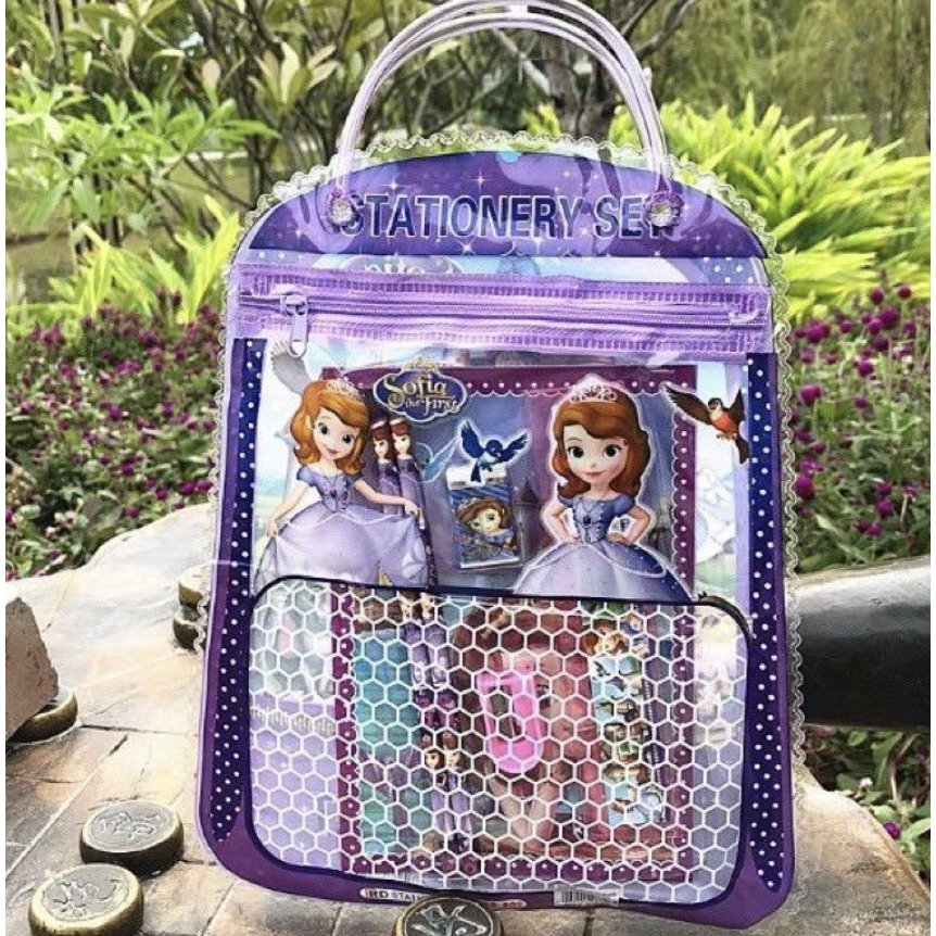 

TERLARIS SET ALAT TULIS ANAK ANAK TK DAN SD MOTIF KARTUN SOFIA UNGU SESUAI GAMBAR COCOK UNTUK SOUVENIR