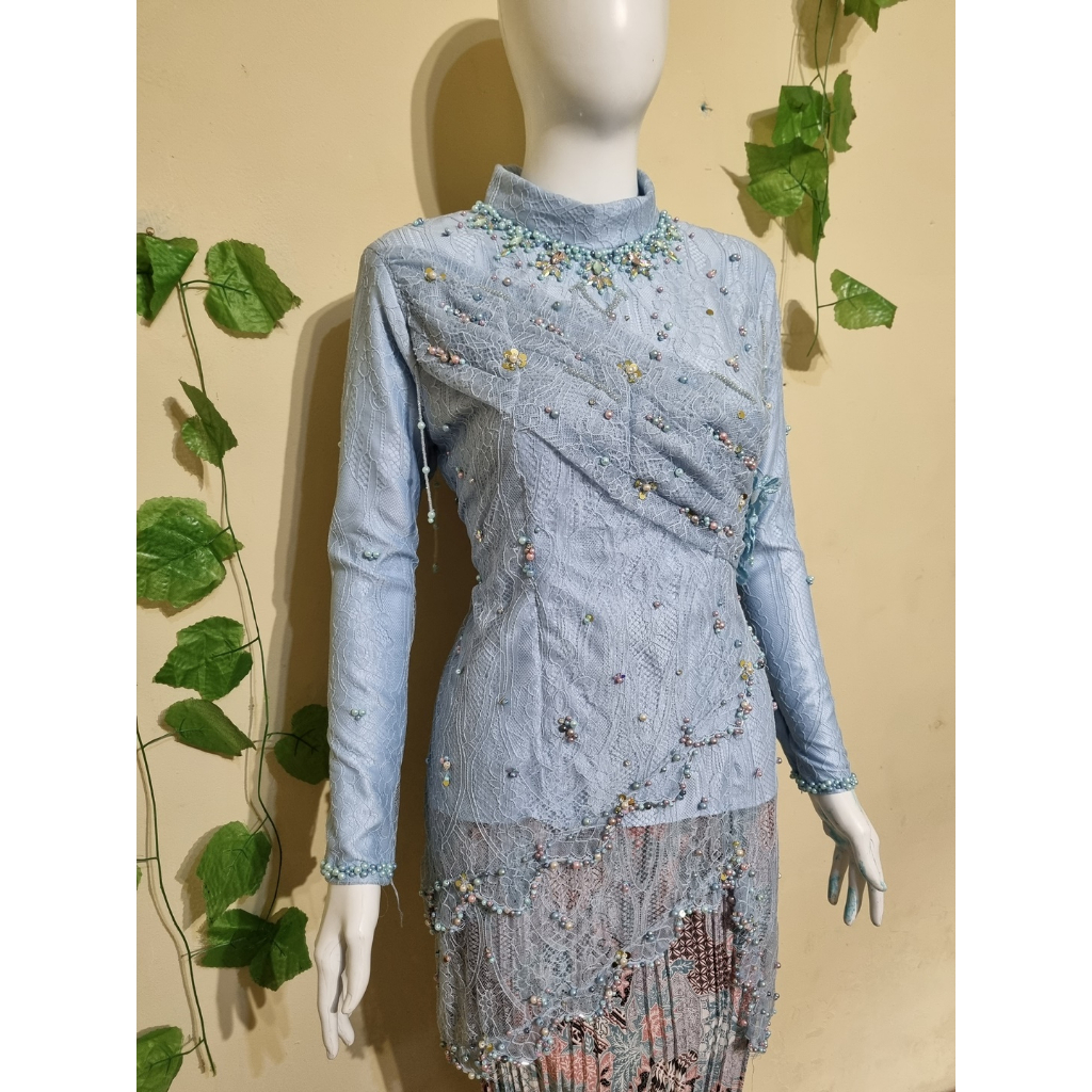 jahit kebaya custom / kebaya wisuda / kebaya tunangan / kabaya lamaran / kebaya custom / kebaya paye