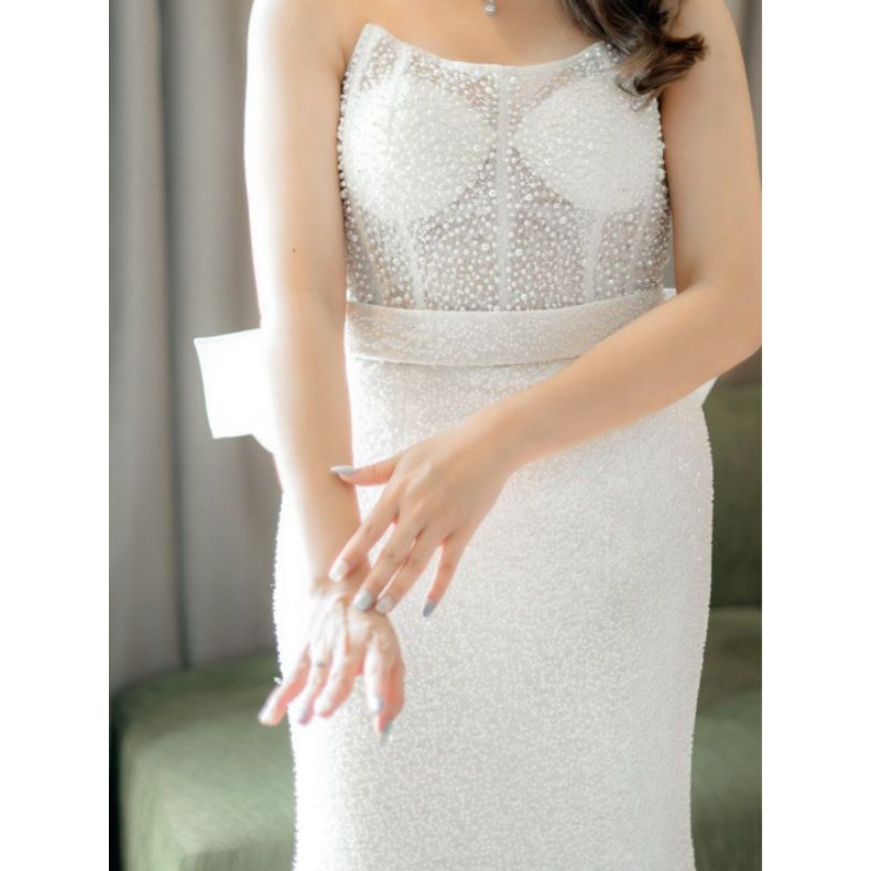 Wedding dress / Wedding gown / White gown / Dress Nikah