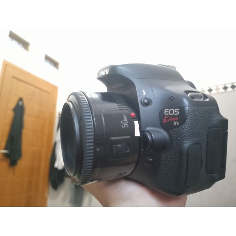 Canon Eos Kiss X5 / 600D + Lensa Fix 50Mm