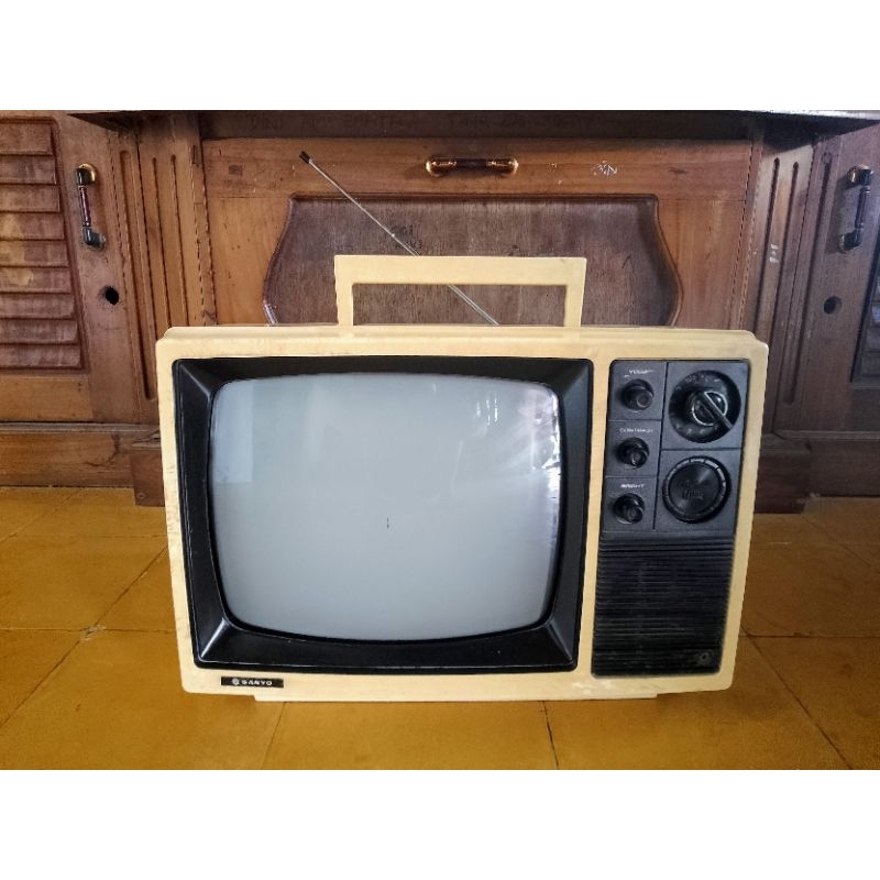Tv jadul Sanyo 12"