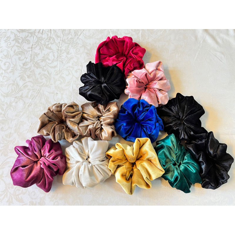 Scrunchie skranci ikat rambut velvet metalik Ikat rambut velvet