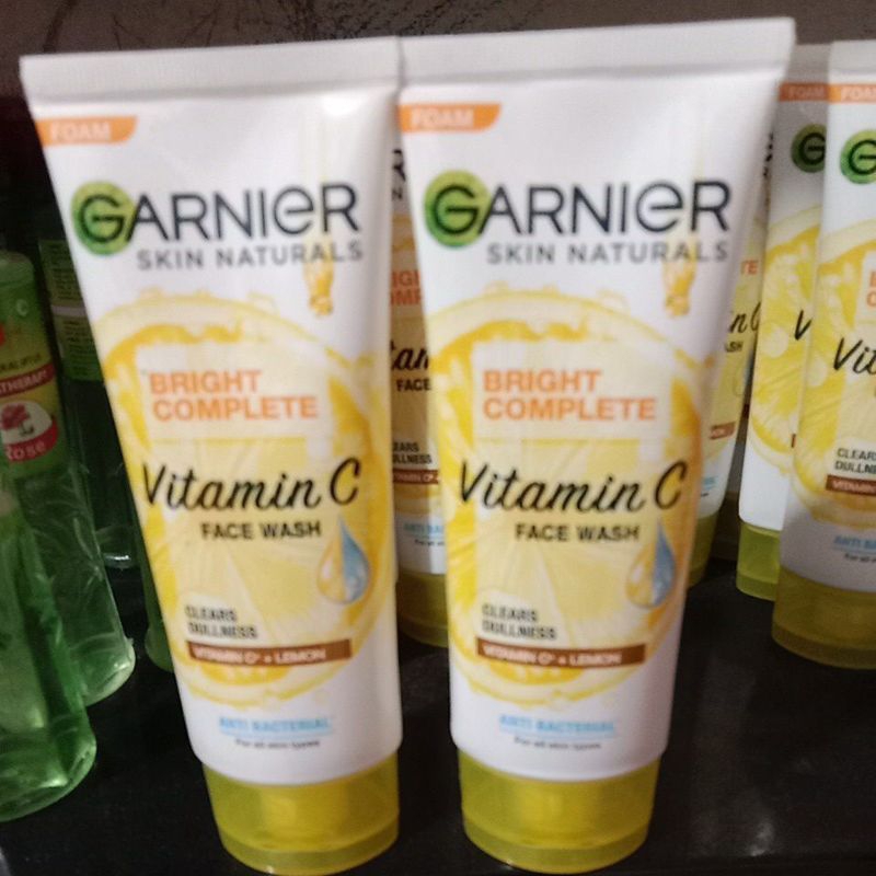 Garnier Skin Naturals Vitamin C Face wash