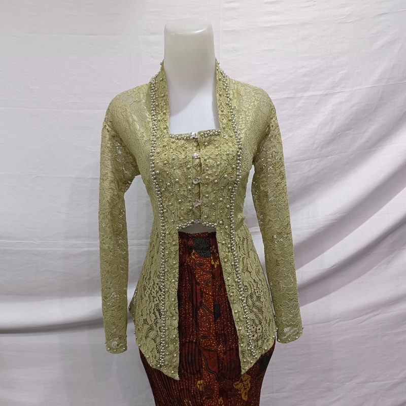 kebaya broklat wisuda Kutubaru