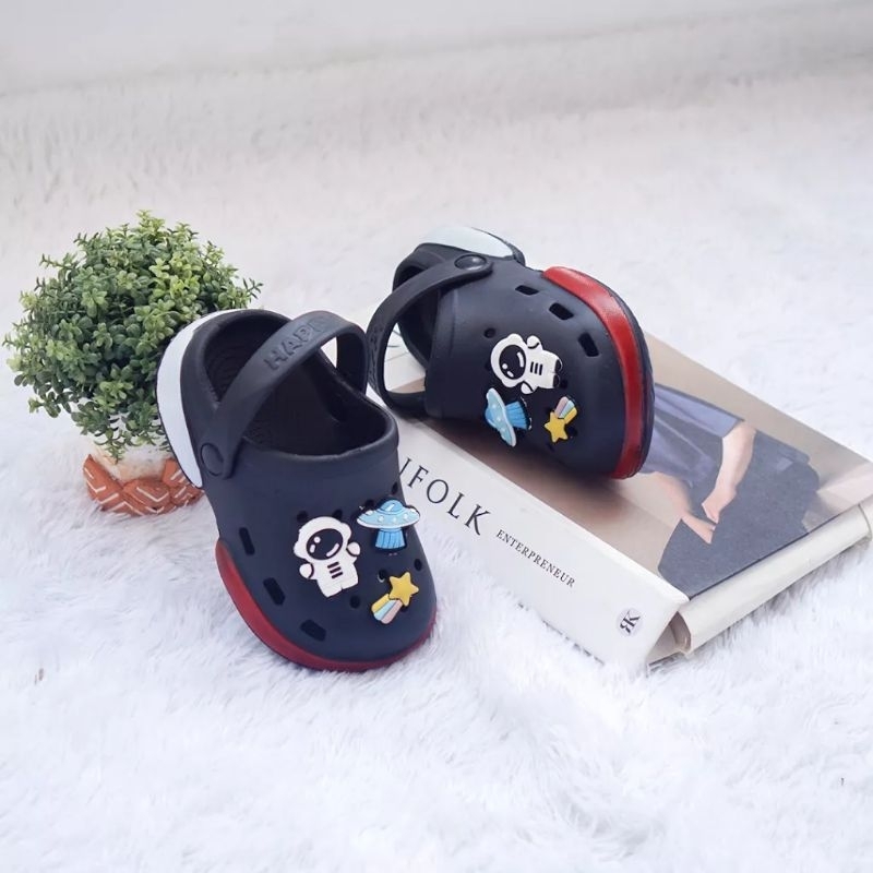 Sandal fuji anak cowok tali belakang usia 2/5tahun motif jibitz lucu terbaru