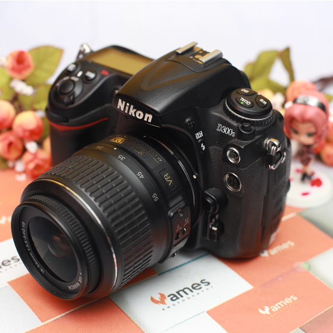 Kamera NIKON D300s Kit 18-55mm F3.5 Kamera DSLR