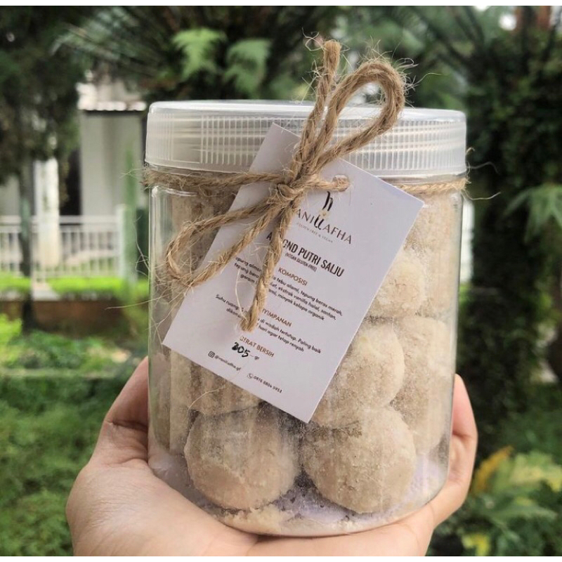 

VEGAN GLUTEN-FREE ALMOND PUTRI SALJU