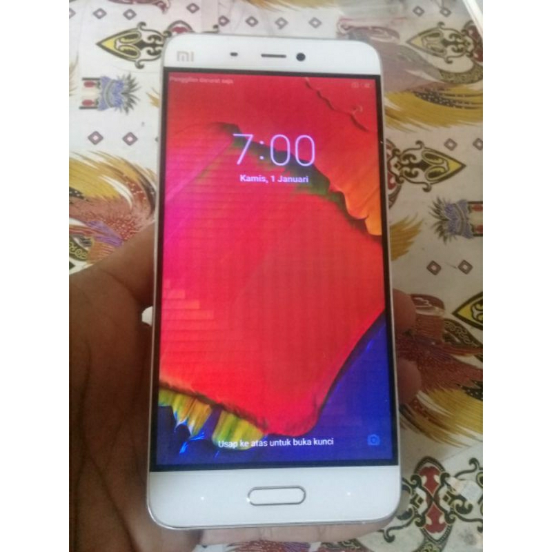 Xiaomi Mi 5. minus lcd