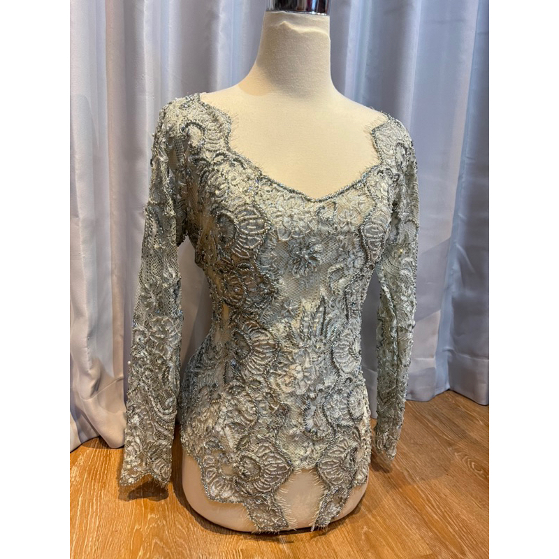 kebaya warna sage