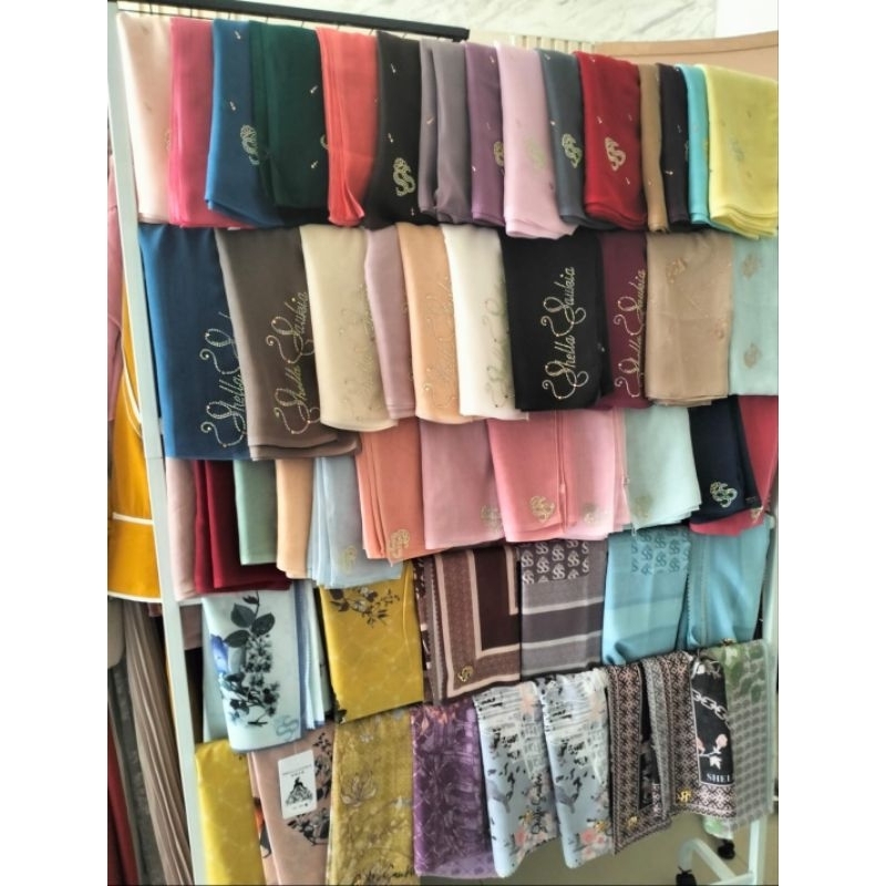 Hijab Segiempat Shellasaukia