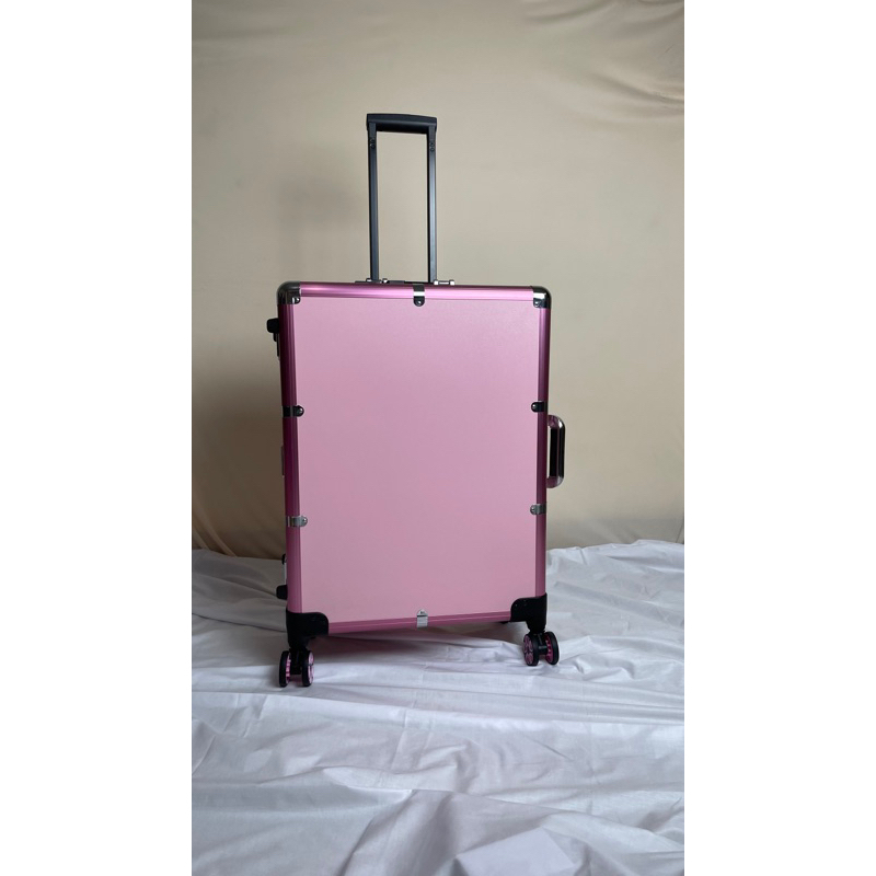 Charissey beautycase/koper makeup/ makeupbox/ free standing dan free 6 bohlam