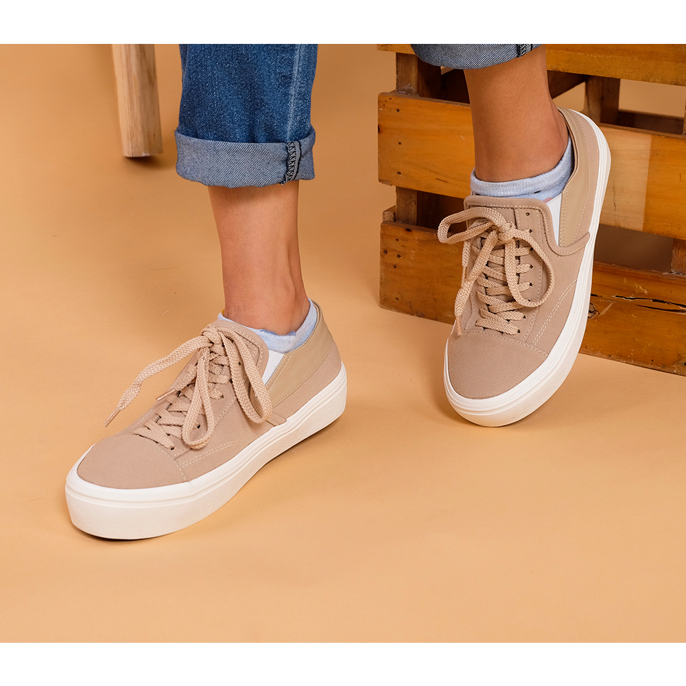 Sepatu Sneakers Wanita Casual Shoes Cewek Trendi Hangout Travelling Santai Original Caramela Cream