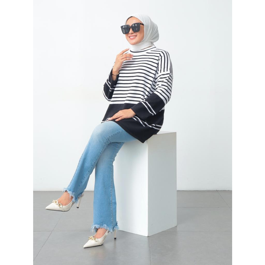Blouse Knit Stripe Oversize - 2301.01.024