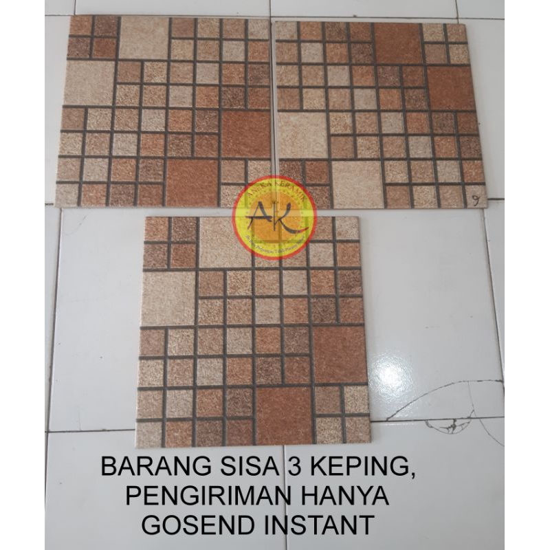 Barang sisa 3 keping Keramik Lantai Teras Garasi Motif Kotak Timbul 40x40 Santa Fe Beige