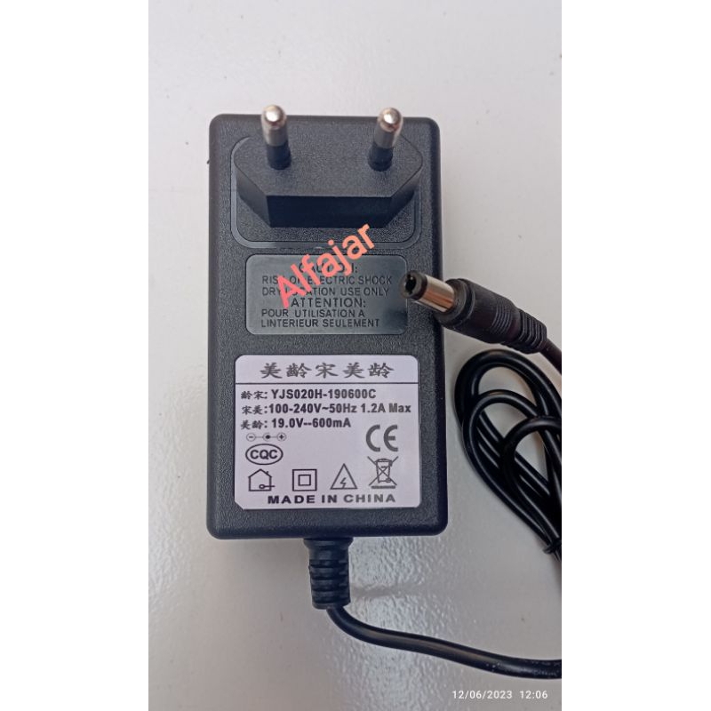 Adaptor Charger Vacuum Cleaner Kurumi KV 03 Laser 19V 600mA