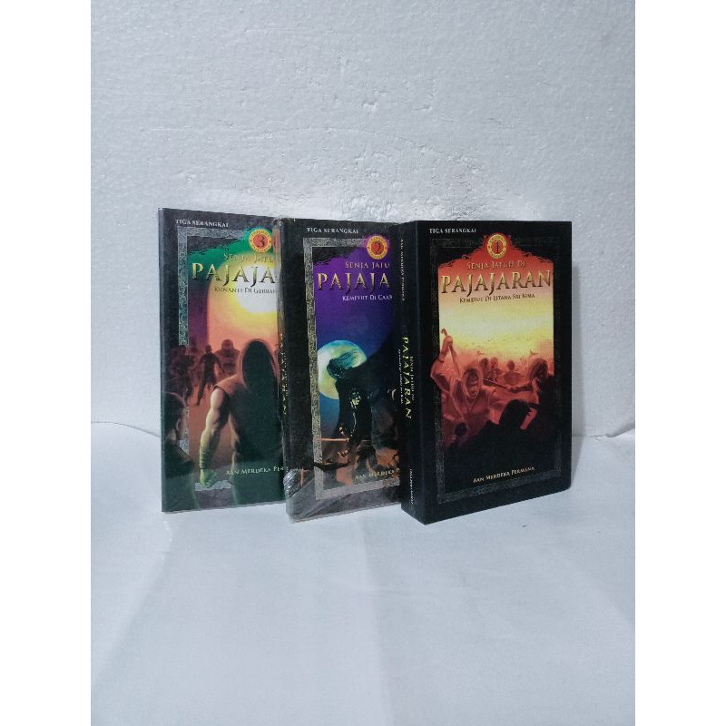 Senja Jatuh Di Pajajaran Jilid 1-3 Set by Aan Merdeka Permana